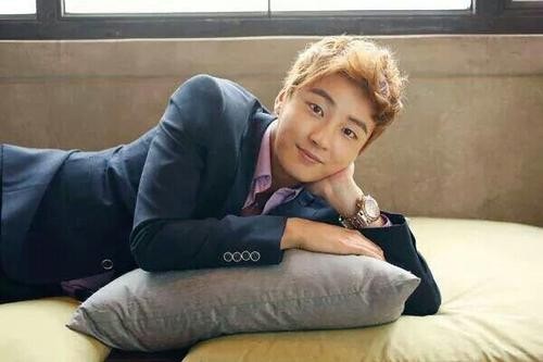 Yoon Si Yoon Fotoğrafı