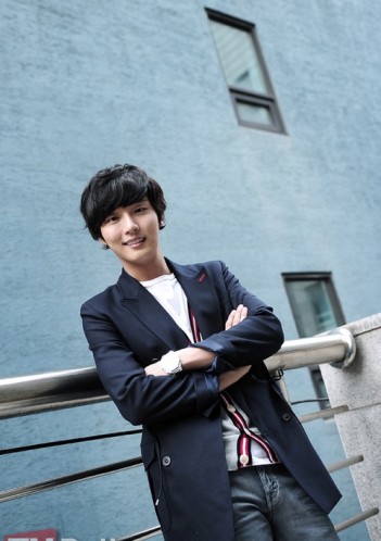 Yoon Si Yoon Fotoğrafı