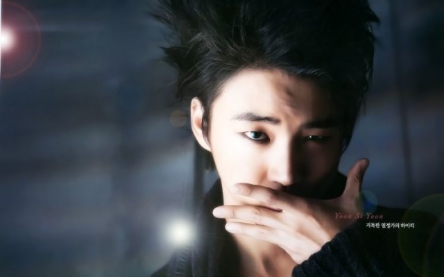 Yoon Si Yoon Fotoğrafı