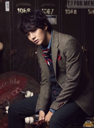 Yoon Si Yoon Fotoğrafı