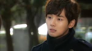 Yoon Si Yoon Fotoğrafı