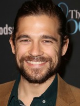 Jason Ralph fotoğrafı