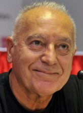 Tunç Okan fotoğrafı