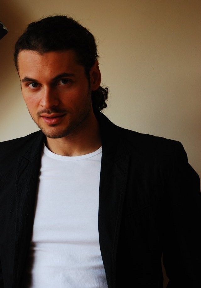 Adan Canto Fotoğrafı