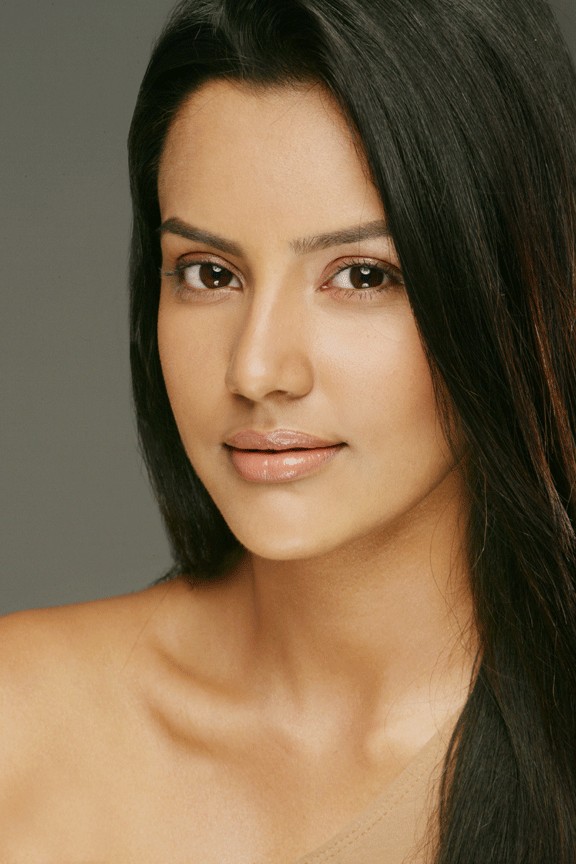 Priya Anand Fotoğrafı