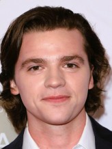 Joel Courtney fotoğrafı