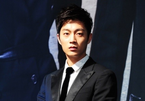 Yoon Doo-joon Fotoğrafı
