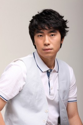 Lee Si-eon Fotoğrafı