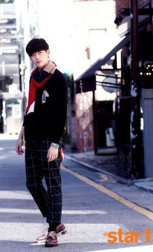 Lee Jong-suk Fotoğrafı