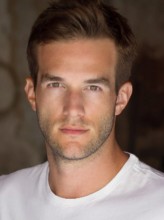 Andy Favreau fotoğrafı