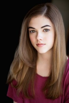 McKaley Miller Fotoğrafı