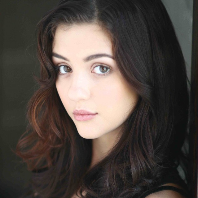 Katie Findlay Fotoğrafı