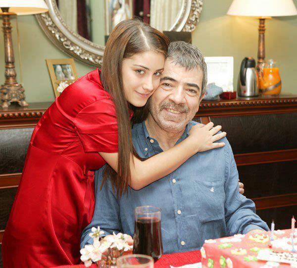 Hazal Kaya Fotoğrafı