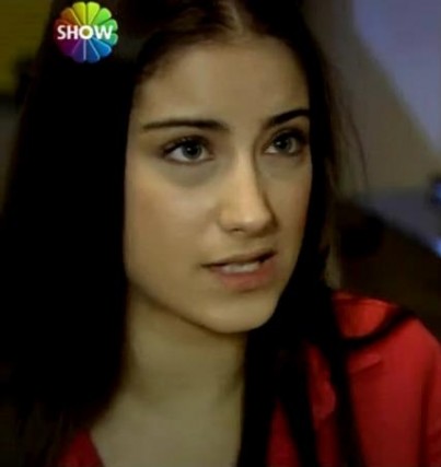 Hazal Kaya Fotoğrafı
