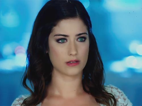 Hazal Kaya Fotoğrafı