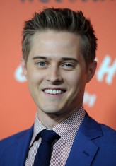 Lucas Grabeel fotoğrafı