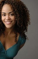 Tinashe Kajese fotoğrafı