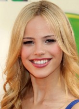 Halston Sage fotoğrafı