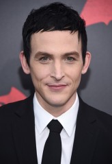 Robin Lord Taylor fotoğrafı