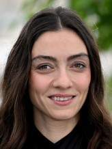 Merve Dizdar fotoğrafı