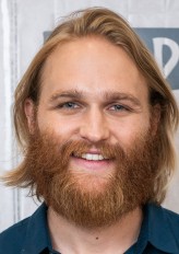 Wyatt Russell fotoğrafı