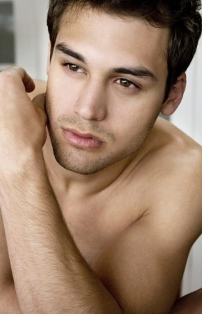 Ryan Anthony Guzman Fotoğrafı