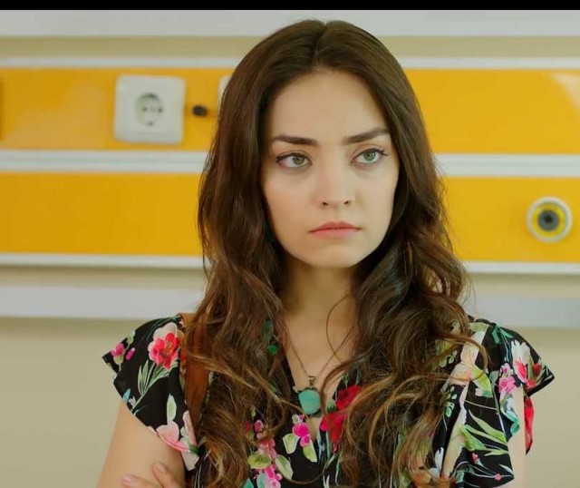 Zeynep Tuğçe Bayat Fotoğrafı