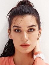 Burcu Kıratlı fotoğrafı