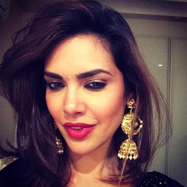 Esha Gupta Fotoğrafı