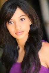 Samantha Logan fotoğrafı