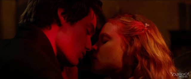 Dominic Sherwood Fotoğrafı