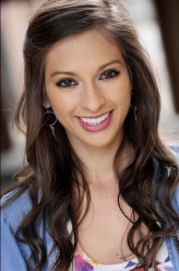 Maggie McClure fotoğrafı