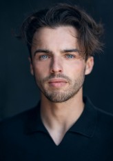 Adam Richardson fotoğrafı