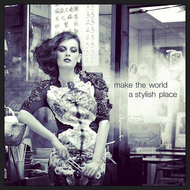 Evelyn Sharma Fotoğrafı