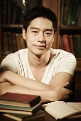 Kyoung Sung-Hwan fotoğrafı