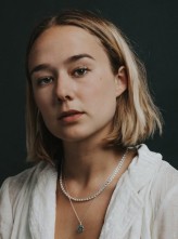 Alba August fotoğrafı