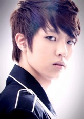 Lee Sung-Yeol fotoğrafı