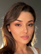 Hande Erçel fotoğrafı