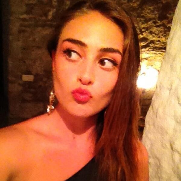 Esra Bilgiç Fotoğrafı