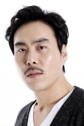 Min Moo-je fotoğrafı