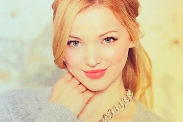 Dove Cameron Fotoğrafı