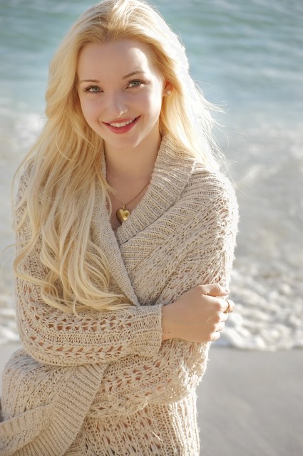 Dove Cameron Fotoğrafı