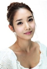 Kang Min-jung fotoğrafı