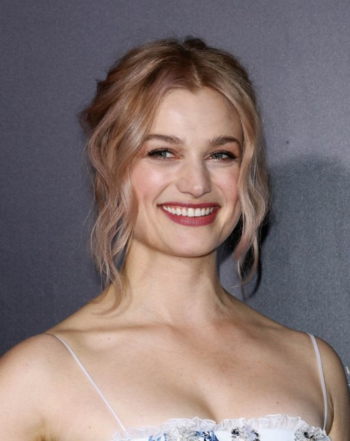Alison Sudol Fotoğrafı
