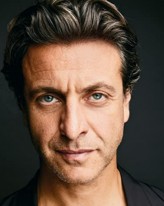 Adam Levy fotoğrafı