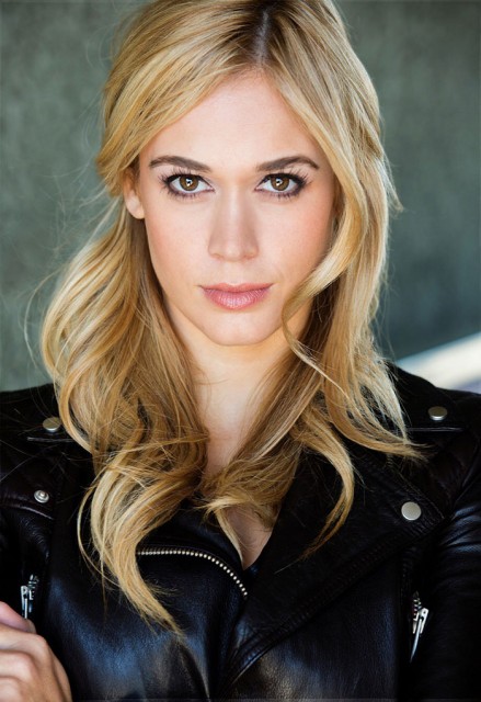 Lauren Compton Fotoğrafı