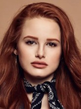 Madelaine  Petsch fotoğrafı