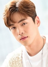 Kim Jung-hyun (i) fotoğrafı