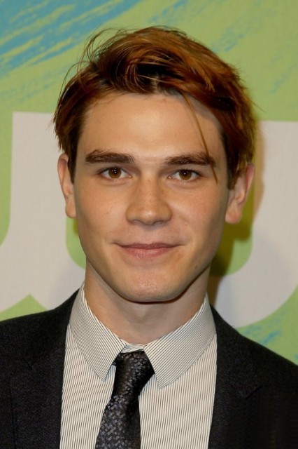 K.J. Apa Fotoğrafı