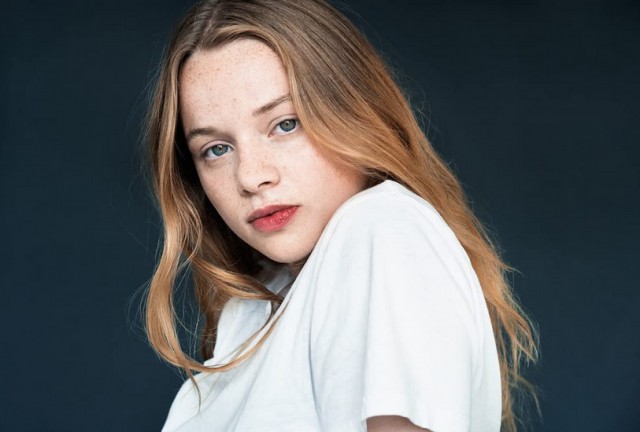 Luna Wedler Fotoğrafı